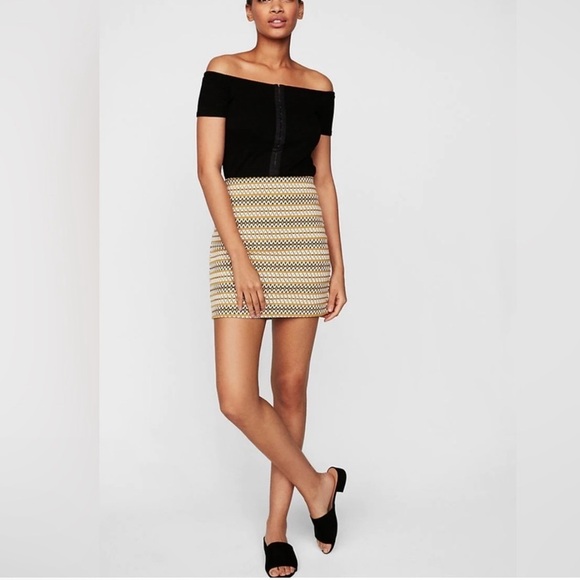 NEW Express Mini Skirt | Yellow, Grey & White Pattern | XS‎ | NWOT - Picture 2 of 10